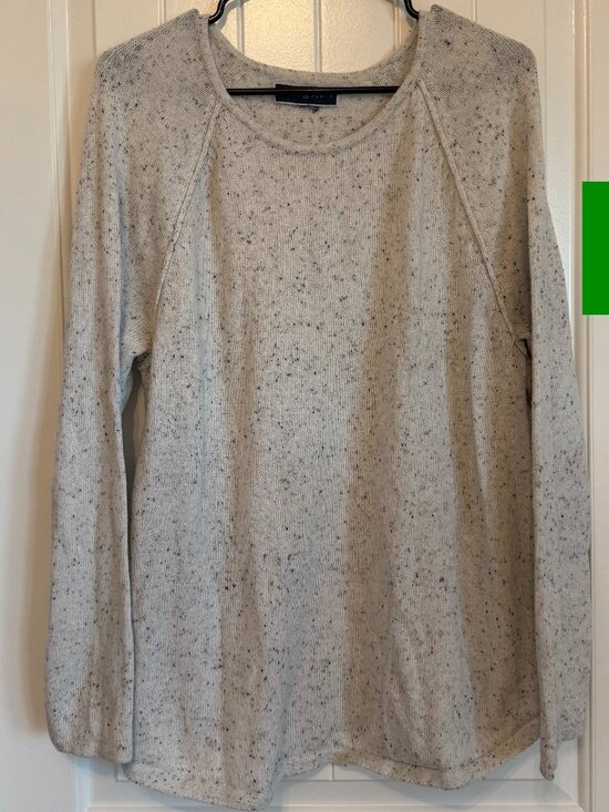 Karen Scott Sweaters - Karen Scott grey speckled crew neck sweater.